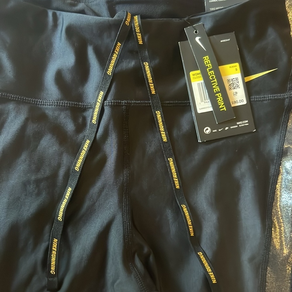 Nike Speed Tight Fit Midrise 7:8 length Reflective print women’s leggings Small​ - Picture 6 of 16